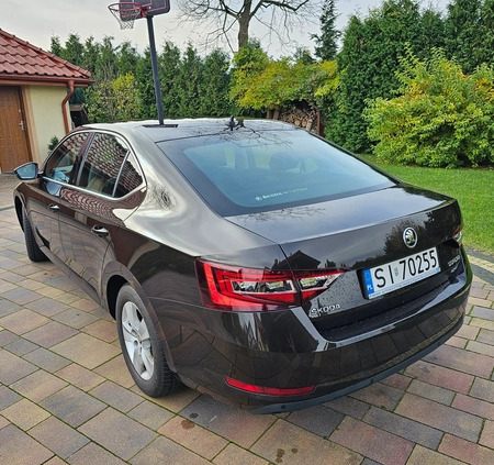 Skoda Superb cena 82000 przebieg: 114500, rok produkcji 2017 z Frombork małe 22